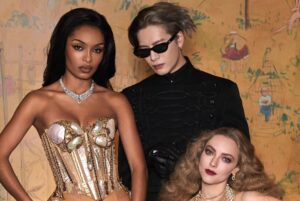 Jackson Wang Instagram - #METGALA 2023
.
@cartier moment Met Gala 2023
.
@voguemagazine 
@emmachamberlain