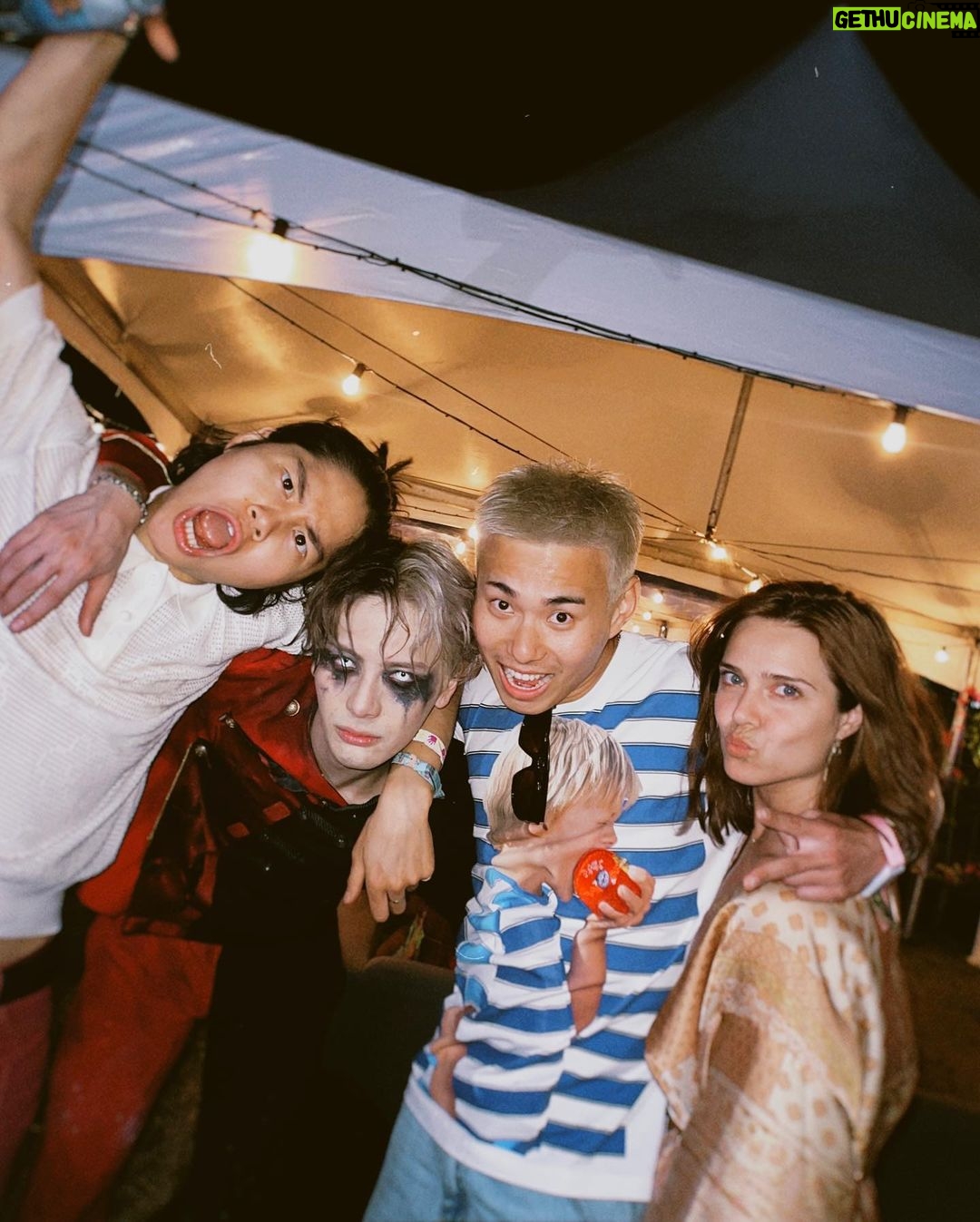 Jackson Wang Instagram - Coachella 2023 has been really a complicated memory. In the middle of my 1st world tour, in the middle of having an unstable state of mindset, in the middle of finding myself in the lost, and in the middle of various things happening around me. Ups and downs were crazy, and it’s still crazy at the moment for me. But I gained something really meaningful to me. A group of real friends & family. Not only the fact that they are really talented human beings, but they are positive, encouraging, inspiring and good energy. I personally think it’s not easy to have simple, honest, and transparent conversations with anyone in any industry. Thought it was okay but it can turn out nothing like u can imagine. The intention and set of gestures slowly gets revealed when it’s too late to do anything about it anymore. But of course, it’s a part of life we all have to experience and go through to grow,l ancompletely fine with. Also fortunate that I get to learn to cherish the repetitive pain over years and accept reality in different conditions. Everyone is just different. But I got to experience what I have always wanted in life with this circle of people. Not just about work, but about life - about the standard of happiness & satisfaction. About what is the standard of perfect to every single one of us. About what we believe, what we love and what our gut feeling tells us. That is perfect to us. That’s our magic. It’s magical and I cherish every moment of it. I really want to thank them truly for being who they are, and I’m so grateful to be able to connect with these amazing people. And you know it’s a real one when you can already envision spending time together with the people in ur late age when nothing matters but your standard of happiness. The fam @kinjaz @seanlew @madison_olandt @_anthonylee_ @v1nh @bam_martin @carlodarang @kayceerice @audreylanepartlow @mack.jarrett @kathcheng @kevinlimagic @wally.seo @ihannofficial @darylk_ @choiyikwan @teamwang @88rising @ryce_ent Tonight I’m having the LA #MAGICMANWorldTour