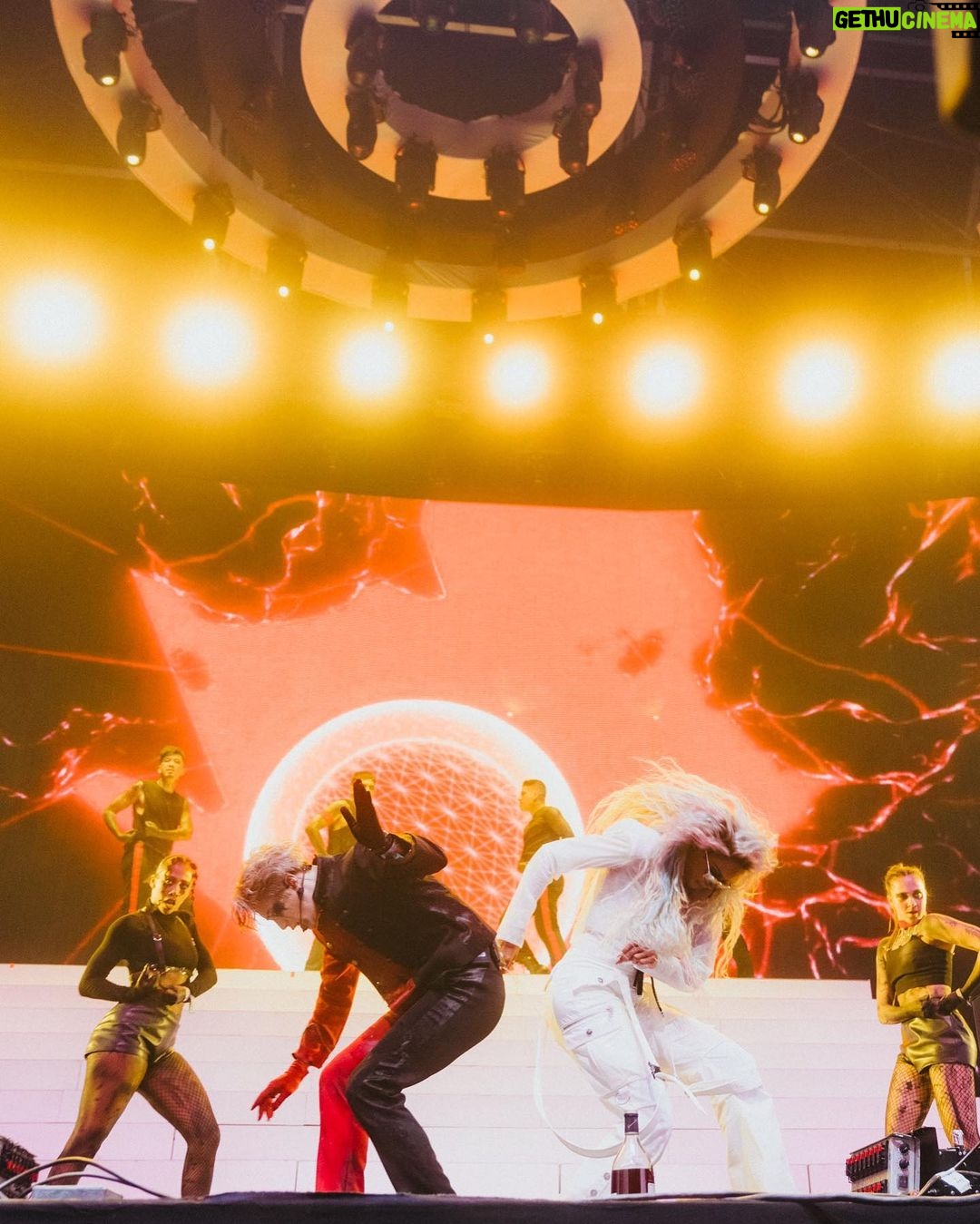 Jackson Wang Instagram - #SLOW - Jackson Wang & Ciara Out Now Link in BIO . @ciara She is a legend and an icon A dream , an inspiring experience for me artistically & personally ❤️ . Stay tuned for Slow MV and #MAGICMAN2 . LINK IN STORY . #JacksonWangandCiara #JacksonWangCoachella #TEAMWANGrecords @teamwang @88rising 📸 by @lindseyblane @deaniechen I’m back on socials and on the run for #MAGICMAN2 Talk to me 💋