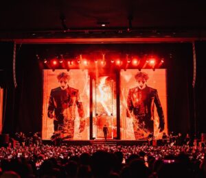 Jackson Wang Instagram - LONDON 
Thanks for being there in the moment with me. I hope u left the show with some thoughts.
About ur true self.
Ur own standard of happiness.
And what matters to u the most and how can u carry on writing the rest of the plot in ur story.
We all go through different levels of struggle everyday
Don’t rely on anyone for ur dream.
Don’t get distracted.
I believe in u.
I love u.
And i care a lot about u all.
Find ur magic.
.
Hope u also made some friends through the show, GET connected ❤️
be friends and support each other mentally or physically.
Create the bond.
Be a fam.
.
#MAGICMAN
#MAGICMANWorldTour
#JacksonWangWorldTour
.
Can’t wait to share MAGICMAN 2