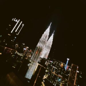 Jackson Wang Instagram - #MAGICMANWorldTour #Malaysia 2nd stop Had so much memories here Various concert experiences, night life experiences, walking around the city🌃 Beautiful people❤️ Now 20 mins before i leave this amazing place finally gettin Mamak …🥺 . i wanna say thank u for all the experience and i hope everyone who came to the show could feel the message. Find ur magic. Off to #Singapore now. . 3rd stop SINGAPORE ❤️🙏💋 . #MAGICMAN #jacksonwang @teamwang