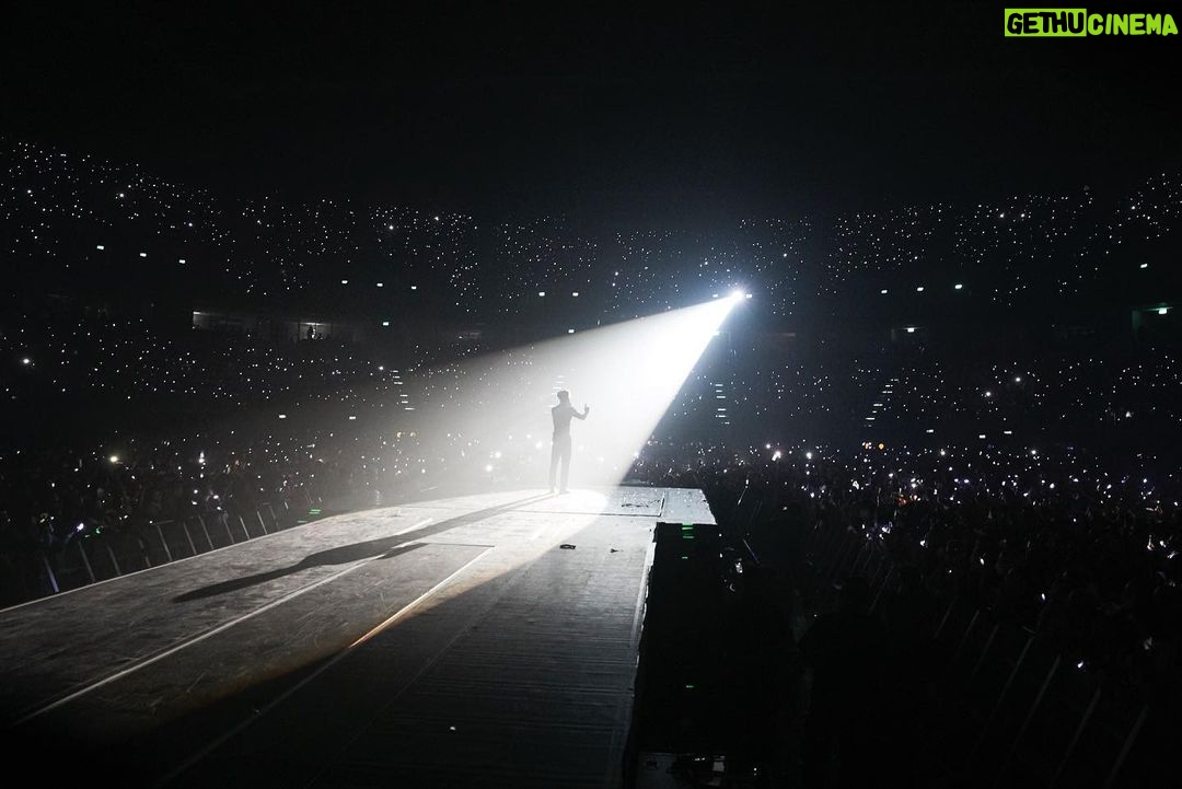 Jackson Wang Instagram - Thailand Thank you so much for welcoming me every time. Being there to witness my 1st solo concert 3 days straight Every time we meet, I feel so touched , emotional & blessed to see you all. I hope you can feel the difference about my show, and everyone who came can really bring some thoughts home. Thoughts about knowing & caring & believing more about yourself. I always aim to make you all proud as your artist & it’s true. Every single time, I will just do it over & over again telling myself that “I will and I can” even though I honestly have doubts too.. I have been always living under a lot of filters / shadows / labels / tags / around me. Went through tragedy & crisis. Even when I was an athlete Even my personal life with people around me. Friends & family & companies. We in society all go through the same thing/ same moment & it’s not easy for all. Lock down what u believe, ur vision & ur dream Do what u love and never rely & expect others to complete it for you cuz it’s your dream. I hope my audience could take this thought away and be someone you are proud of in your story. I appreciate & love you all as my audience, friends, family & loved ones. I care about how you are in your life. So I will make sure I tell you all this here and also through opportunities we get to meet face to face. Always Checking up on you all. You are the main role in your own movie. Find your magic. Love u Thailand forever - Jackson Wang MAGIC MAN - P.Jack🙏❤️ . ผมอยากขอบคุณแฟนๆทุกคนที่ต้อนรับผมอย่างอบอุ่นทุกครั้ง และมาดูคอนเสิร์ตครั้งแรกของผม ทุกครั้งที่เราได้เจอกันผมสัมผัสได้และรู้สึกขอบคุณทุกครั้ง หวังว่าคอนเสิร์ตของผมจะเป็นอะไรที่แตกต่างและทุกคนได้ข้อคิดกลับบ้านในการที่รู้จักตัวตนของตัวเองมากขึ้นและแคร์ตัวเองมากขึ้น ลงมือทำสิ่งที่คุณรัก อย่าคาดหวังให้คนอื่นมาช่วยให้คุณทำสิ่งนั้นให้สำเร็จ เพราะมันคือความฝันของคุณ ผมขอบคุณทุกๆคนในฐานะผู้ชม, เพื่อน, ครอบครัว, และคนที่ผมรัก. ผมรักและแคร์ทุกๆคนว่าชีวิตทุกคนจะเป็นยังไง ผมเลยอยากแชร์เรื่องราวและ ประสบการณ์ของผมให้ทุกคนในช่องทางนี้หรือทุกครั้งที่เรามีโอกาสได้เจอกัน คุณคือตัวละครหลักในหนังชีวิตของคุณเอง Find your Magic เลิฟยูไทยแลนด์...ตลอดไป - แจ็คสัน แวง เมจิกแมน - พี่แจ็คของทุกคน #MAGICMAN #MAGICMANWorldTour