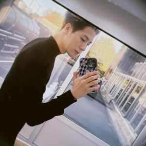 Jackson Wang Instagram - 🥃
4 days…left
#THAILAND 1st stop💋
.
#MAGICMAN 
#MAGICMANWorldTour
#jacksonwang