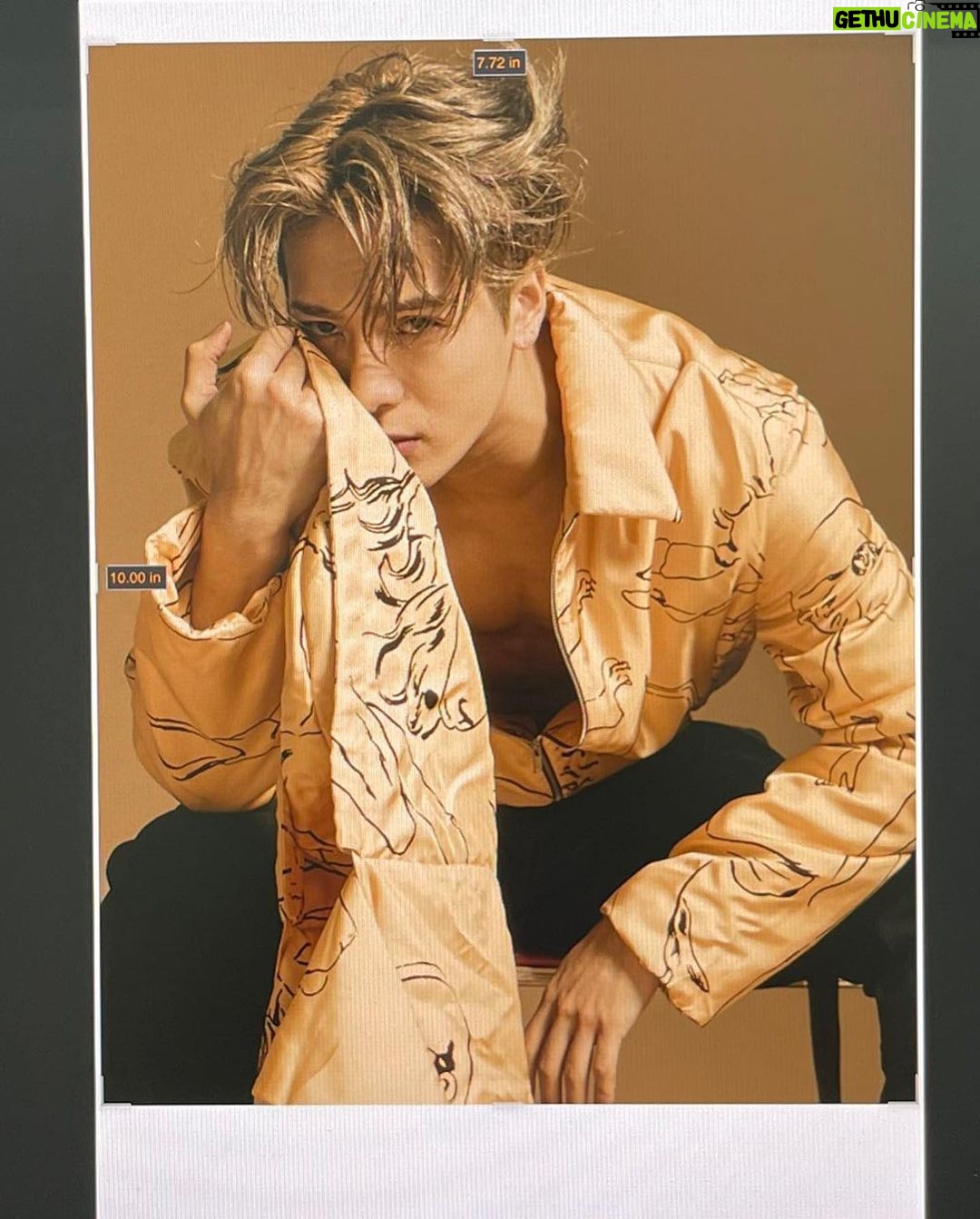 Jackson Wang Instagram - OCT < anniversary > cover @voguesingapore Bcut . #MAGICMAN Kiss me on tour 💋