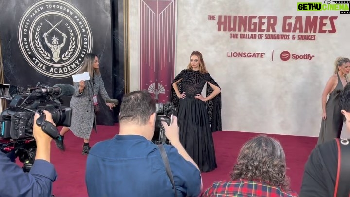 Jacqueline Emerson Instagram - So honored to help usher in a new era ✨ thanks for having me @songbirdsandsnakes 🐍🪶 Outfit: @karolinaskingdom Look: @stylelvr Hair and MU: @hayhaybarbie