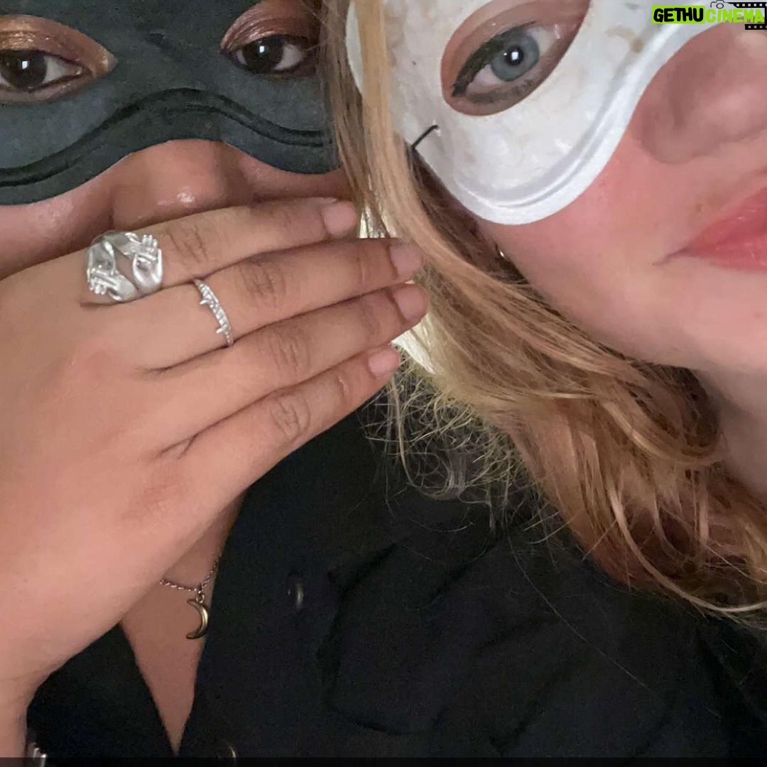 Jacqueline Emerson Instagram - “There’s something I’ve always wanted to tell you and I think you’re ready to hear it. You’re not very pretty, and you’re not very bright. Oh, I’m so glad we had that talk!” #CinderellaStory
