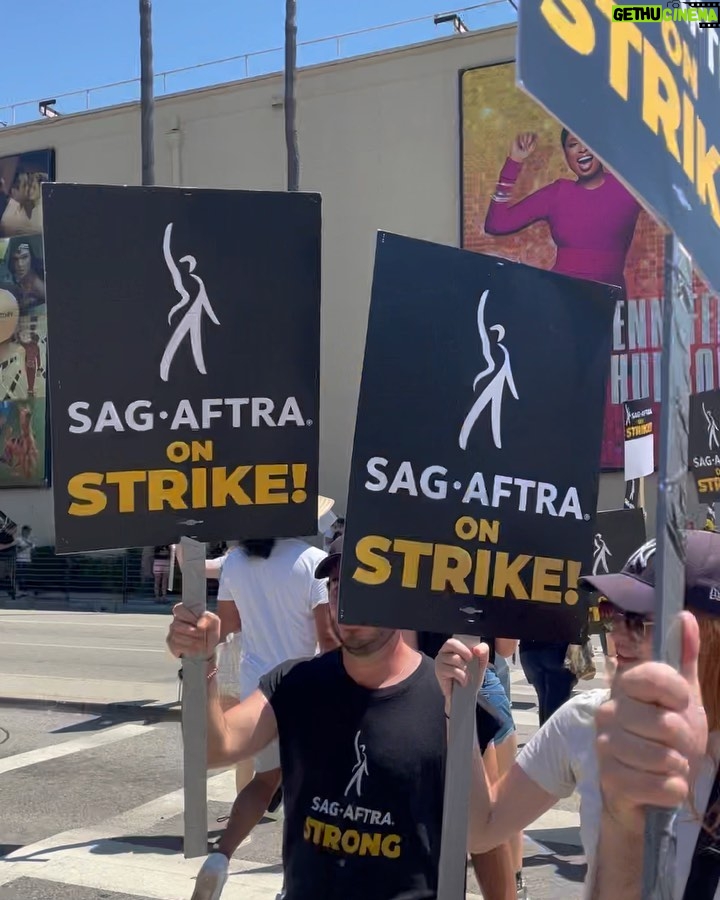 Jacqueline Emerson Instagram - #sagaftrastrong #SAGAFTRA #STRIKE #wgastrong Warner Brothers Studios - Burbank, CA