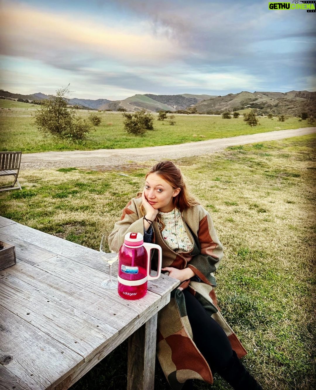 Jacqueline Emerson Instagram - A moody girl out for drinks with her dearest companion. And also her best friends. @babsthewaterbottle