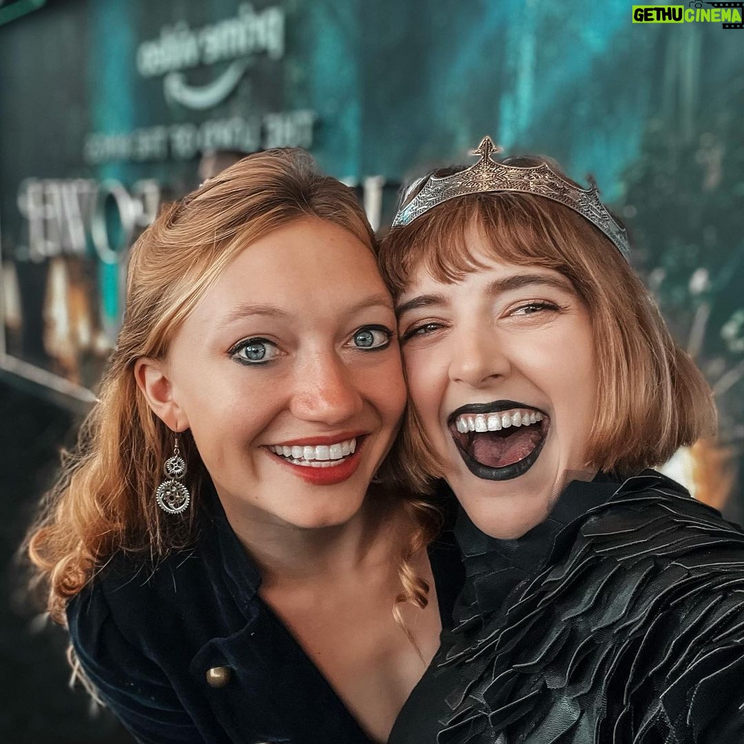Jacqueline Emerson Instagram - This BEAUT let me be her date to @lotronprime Rings of Power special screening last night and YOU MUST WATCH WHEN IT COMES OUT SERIOUSLY SERIOUSLY MY GOD THE FEELINGS