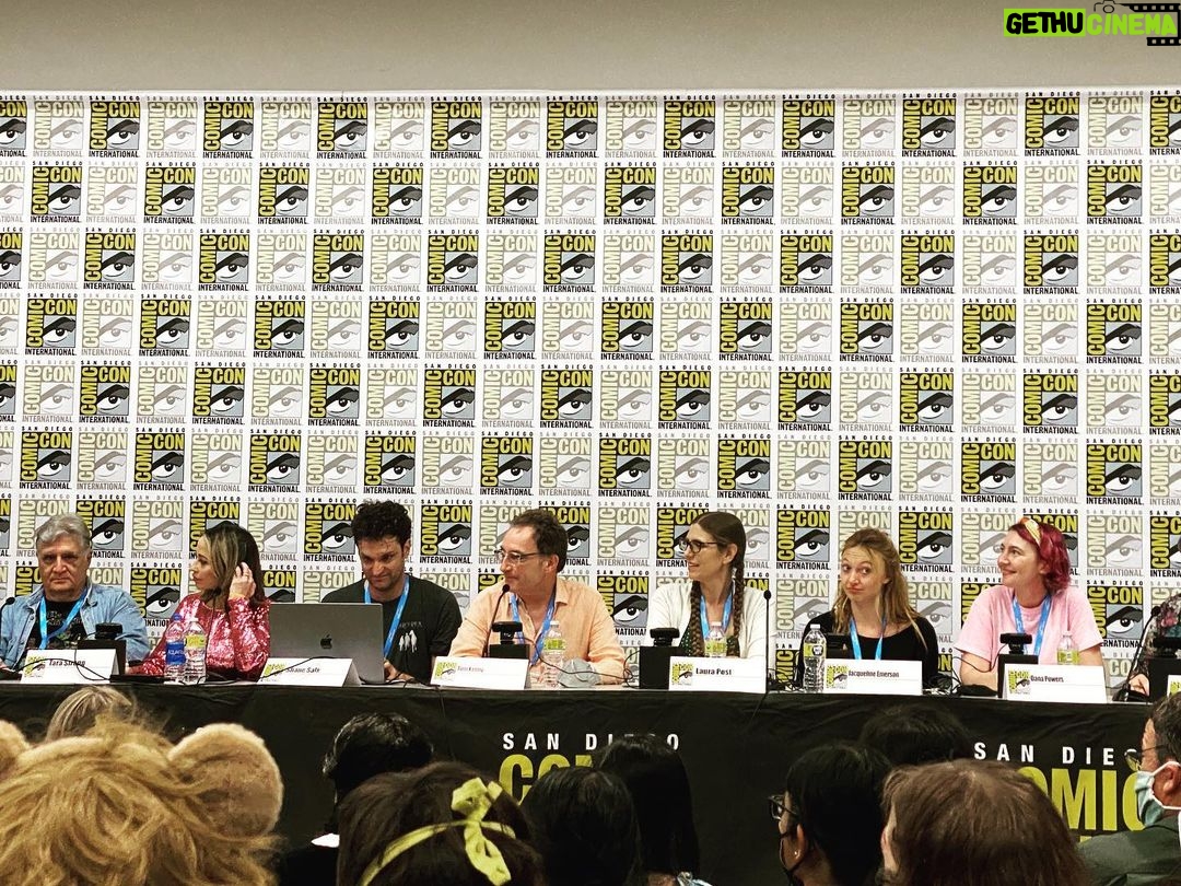 Jacqueline Emerson Instagram - NO CLUE WHAT IM DOING WITH MY FACE IN THIS ONE. But holy cow got to do a panel with these voiceover GIANTS?!?! Still pinching myself!!!! #SDCC I mean SpongeBob! What is LIFE. Comic Con