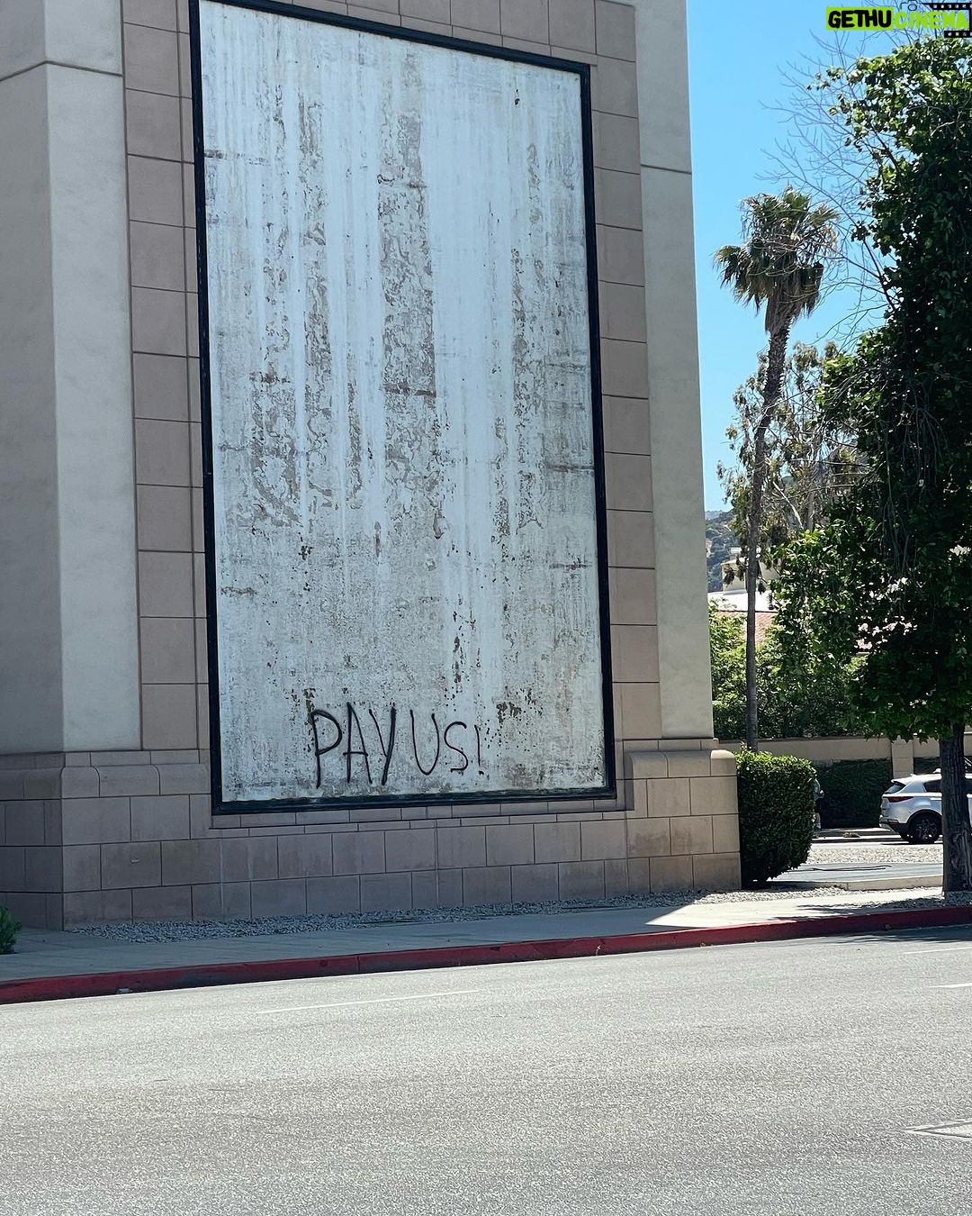 Jacqueline Emerson Instagram - #sagaftrastrong #SAGAFTRA #STRIKE #wgastrong Warner Brothers Studios - Burbank, CA