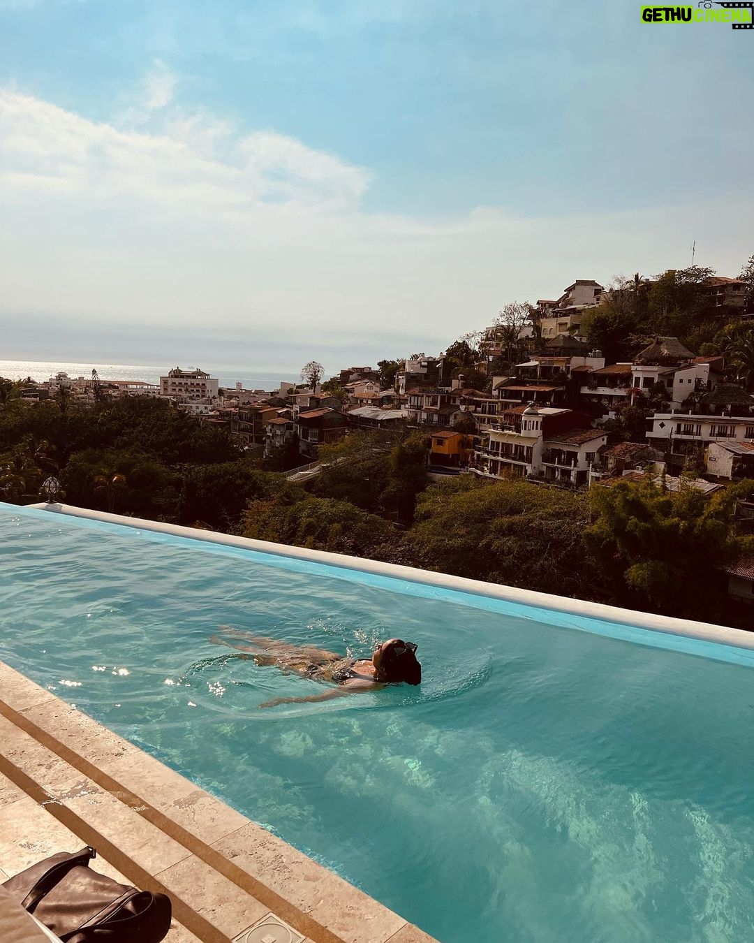 Jade Ramsey Instagram - Holiday snaps 📸 @riveradelrio Rivera Del Rio
