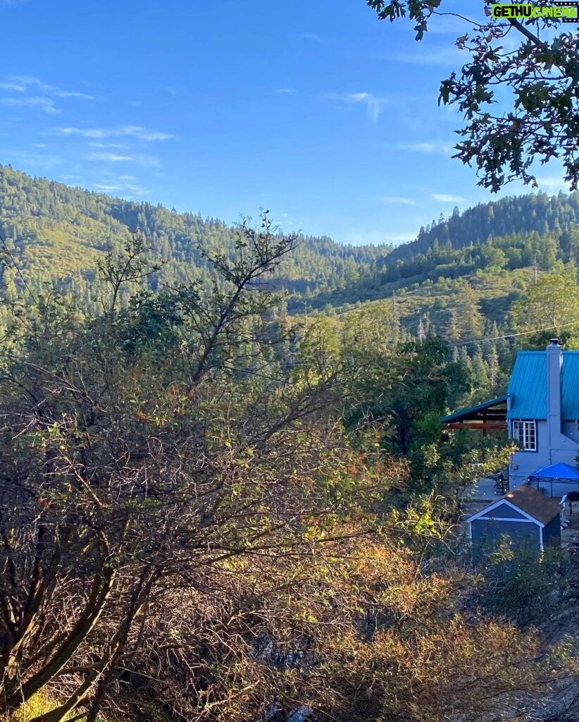 Jade Ramsey Instagram - in the mountains 🍂🏔🌲 Cedar Glen, California