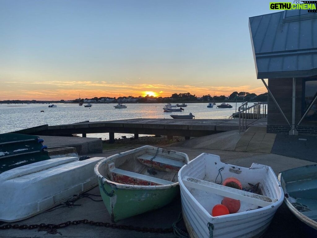 Jade Ramsey Instagram - Sunset down the quay 🌅⛵️⚓️ ….i forget how beautiful my home town is, so many lush spots. Mudeford Quay