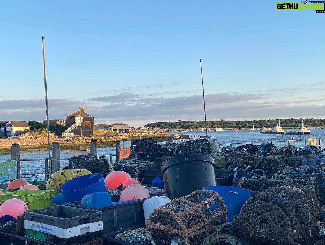 Jade Ramsey Instagram - Sunset down the quay 🌅⛵️⚓️ ….i forget how beautiful my home town is, so many lush spots. Mudeford Quay