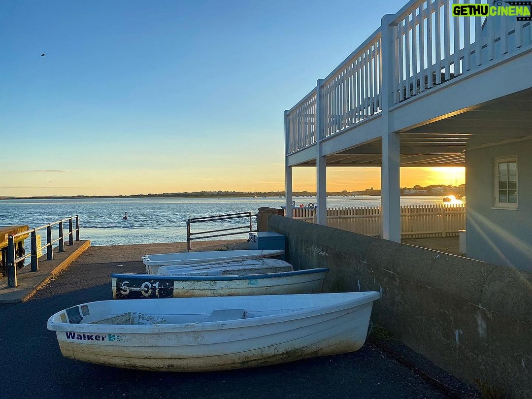 Jade Ramsey Instagram - Sunset down the quay 🌅⛵️⚓️ ….i forget how beautiful my home town is, so many lush spots. Mudeford Quay