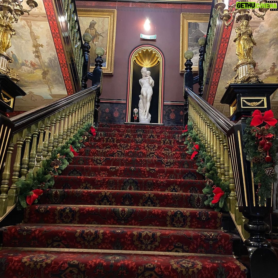 Jade Ramsey Instagram - arty things ππ€ππ―never been here before and it was so Christmasy and such a cool old house #MoreEnglandSpam π¬π§ Russell-Cotes Art Gallery & Museum