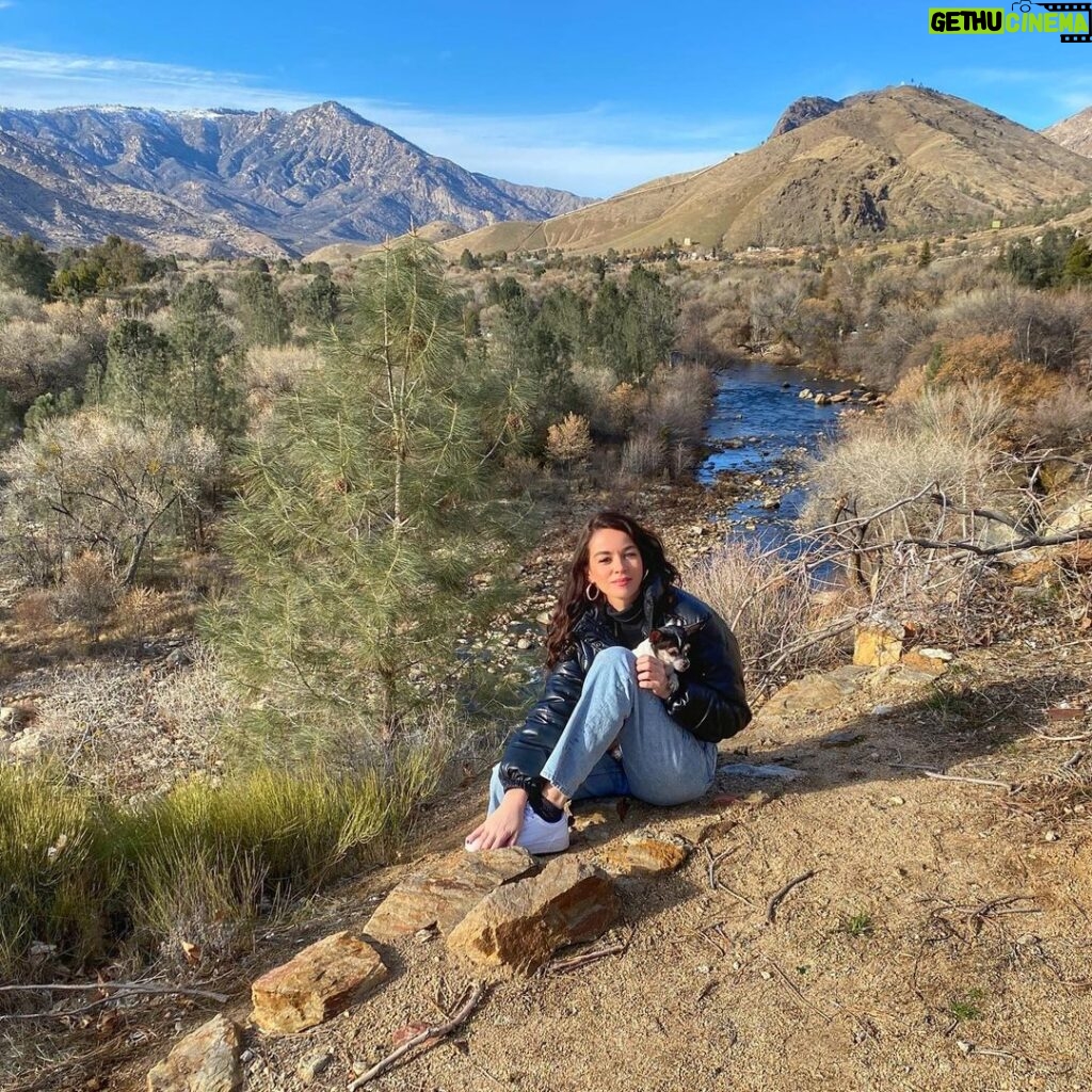 Jade Ramsey Instagram - small town things 🤠🤎🦌🐾 Kernville River, CA