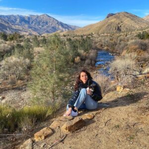 Jade Ramsey Instagram - small town things 🤠🤎🦌🐾