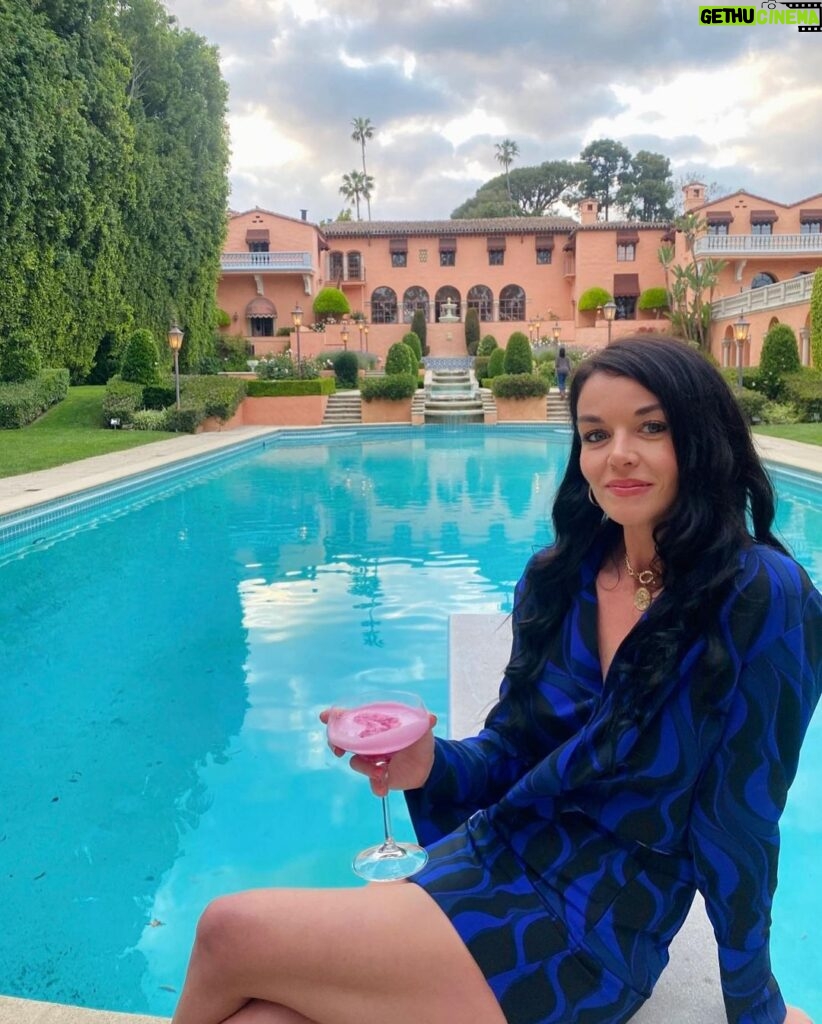 Jade Ramsey Instagram - Drinking martinis on a diving board 🍸 The Godfather Mansion