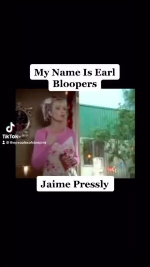 Jaime Pressly Instagram - Happy Flashback Friday! Thanks for posting @eddiesteeples #crabman #mynameisearl  #bloopers #joyturner #flashback #friday #lol