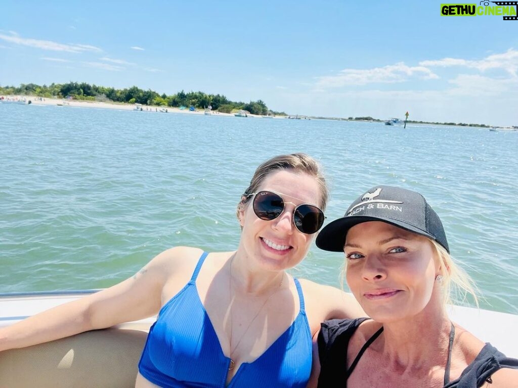 Jaime Pressly Instagram - Best boat day ever out on the water with my girls! #homesweethome #girlsday #saltwater #sun #happyplace #peace