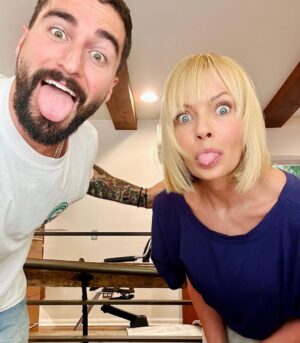 Jaime Pressly Instagram - Sometimes all a girl really needs is a good cut and color to lighten the mood. Nice work!  Cut @skevozembillas  Color @ccohen