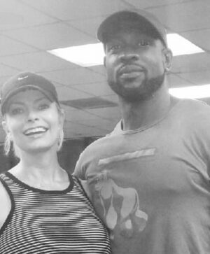 Jaime Pressly Instagram - Whether it’s been about keeping me in shape during pregnancy, helping me loose the baby weight after, getting me in shape for a shoot or job, or just simply keeping me in shape for myself you have always been by my side and I by yours. You have never let me slip, have always had my back, and have been my therapist on the side. You’re more than just my trainer. For the last 16 years you have been my big brother, my friend and my family through thick and thin no matter what. I could not appreciate you more. Happy Birthday B man!!@mikeljones420  Thank you for all you do to make sure I always stay ready.  #happybirthday #bigbro #personaltrainer #friend #family #ifyoustayreadyyoudonthavetogetready #🎉 #💪 #❤️