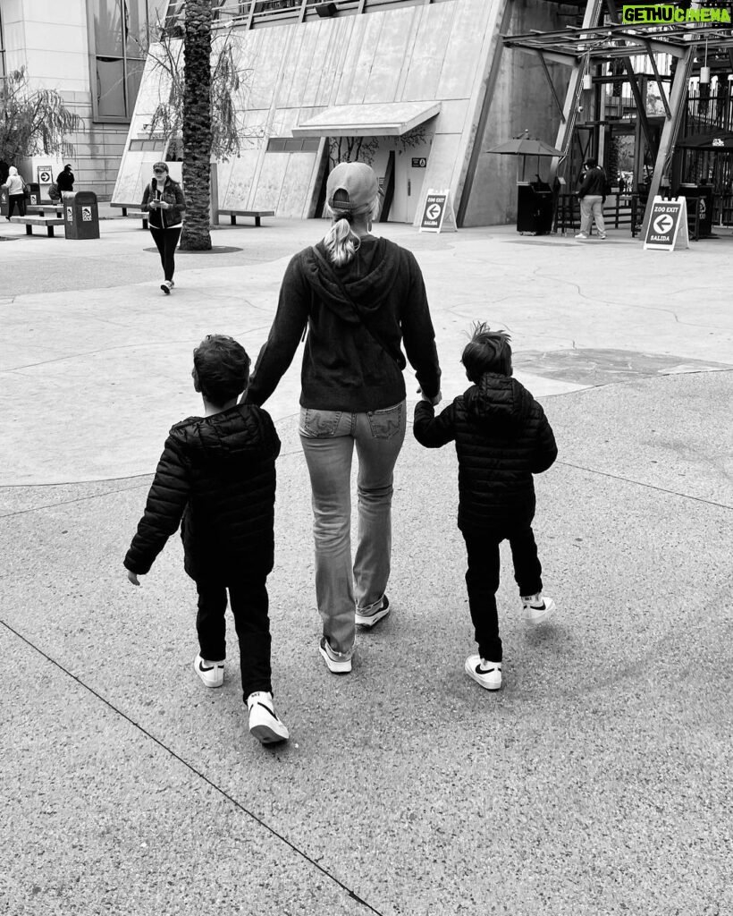 Jaime Pressly Instagram - Sometimes you just gotta play hooky from school and go to the zoo. #lovemyboys #doubletrouble #twins #mamas #boys