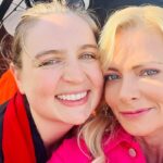 Jaime Pressly Instagram - Welcome To Flatch will be back with all new episodes January 5th! Till then catch up on the 1st and 2nd season on @hulu Happy Holidays everybody!! #snatchtheflatch #thursday #night #lol #comedy #comedyclub #happyholidays