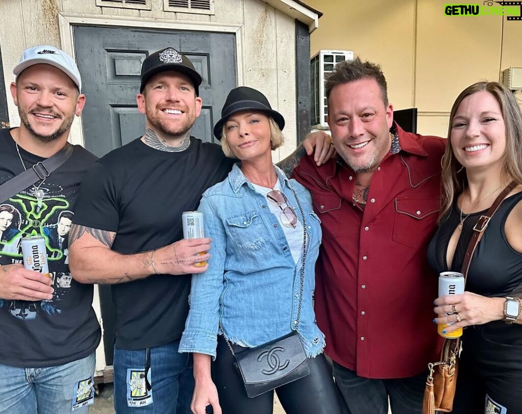 Jaime Pressly Instagram - Last night was one for the books. Ain’t nothin better than family, friends, and music. #ohwhatanight #family #friends #music #love #rocknroll