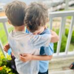 Jaime Pressly Instagram - Happy 6th birthday to my beautiful boys Leo and Lenon who make everyday nothing short of eventful. I love you to the moon and back a thousand times. #happybirthday #mamasboys #twins #doubletrouble