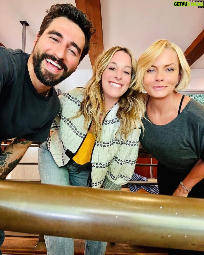 Jaime Pressly Instagram - Nothin like a great cut and some color to change the mood. Thank you @ccohen for the beautiful color and @skevozembillas for the amazing cut for summer! #cutitoff #color #summertime #easygoing #fun #hairdo
