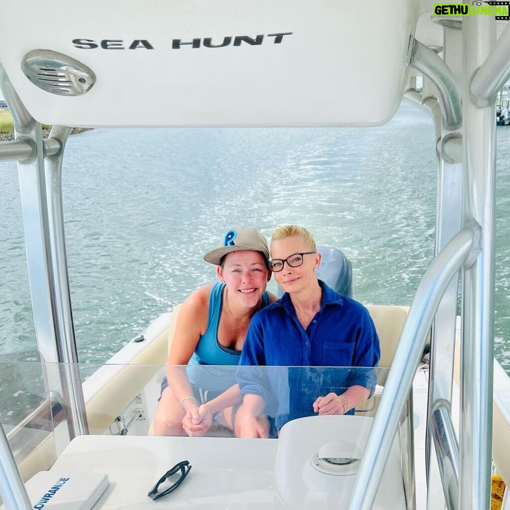 Jaime Pressly Instagram - There’s no better peace than being back home on the water with my fav co-captain. #homesweethome #friends #family #saltwaterlife #boatlife #northcarolina #home #peace