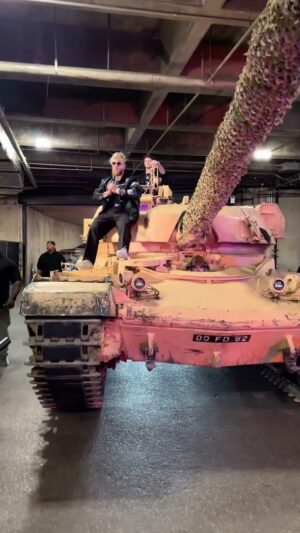 Jake Paul Instagram - Ready for war @whistlindiesel