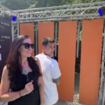 Jakub Kotek Instagram - Včera jsme s milovnicí kuřat Luckou moderovali „boží“ závodnickou akci Peoples Paddock 🏎️ @velo_.cz pro své věrné zorganizovalo závodní odpoledne ku příležitosti F1 v Maďarsku 🏁A jako partneři týmu Mclaren - zajistili tým moto-odborníků, autentických simulátorů a skvělých párků v rohlíku 🌭 . . 18+ Tento výrobek obsahuje nikotin, který je vysoce návykovou látkou. #YouveGotVELO #jenprodospele #spoluprace
