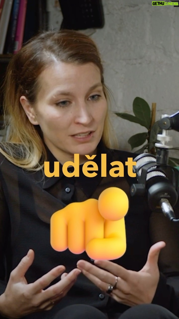 Jakub Kotek Instagram - ❗️DŮLEŽITÉ ❗️Překvapilo nás, jak milé reakce od vás máme na nový EASYcast o DNA 🚀A tak jsme pro vás společně s @chromozoom.cz vymysleli 2 věci. Zaprvé: . ⚠️SOUTEŽ⚠️ o 2 DNA testy! 🧬🧬 Stačí když dáš follow profilu @chromozoom.cz a napíšeš sem do komentáře ⬇️⬇️⬇️ jakému ovoci je nejblíže lidská DNA. 🍑🍆🥕🌶️ . . Zadruhé: 🎁 1+1 🎁 Ale protože jsou Vánoce, tak máme dárek i pro všechny ostatní! 🎁🎁 Zadej při nákupu jakéhokoliv DNA testu na chromozoom.cz PROMO KÓD “EASYCAST“ 😎 a dostaneš jako dárek další DNA test zdarma 🥳🤩 #chromozoom #dna #EASYcast