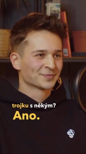 Jakub Kotek Instagram - Proč se tohle neučí ve škole? 🤨 Prof. Nikos on-line 🖥️ #easycast #hezkýden