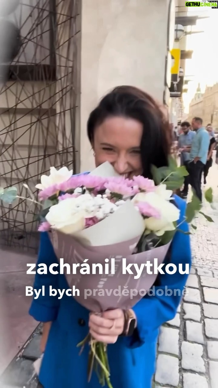 Jakub Kotek Instagram - Rok má 365 dní 📅 A když dostanete každej den po dobu jednoho roku 1000 Kč denně navíc je to už slušnej balík - jako já 🤓 Tohle není pohádka o víle Zuběnce 🦷 tohle je MINI RENTA od @sazkacz 😉 Co bych dělal já kdybych vyhrál? Mrkněte na video a dejte vědět, jak by jste tuhle částku využili vy? 🧐 #sazka #minirenta