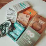 Jakub Kotek Instagram - Mnohé to překvapí, ale ano….. umím číst 📖 Nečtu moc, ale když dáte 10 stránek denně, dělá to knížku měsíčně. Tady pár tipů co jsem dal a čím budu pokračovat. Jaký knížky bavěj vás? . . Kdyby tenhle post přiměl jen jednoho z vás víc číst, tak…. dělám si srandu dělejte si co chcete 😋 #muck #buďboží