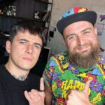 Jakub Kotek Instagram - Rozhovor s @kubova_english on-line na YouTube 🖥️ Bylo to tvrdé vyjednávání, ale nakonec jsem Kubu „ubožanoval“ a dal nám pro Vás kurzy zdarma (kecám chtěl je dát dobrovolně), které máte společně s bonusy klasicky na HEROHERO 🎙️Další soutěže budou následovat 🎁 #easycast #anglictina #kubovaenglish #rozhovor #laska #a #tak