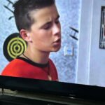 Jakub Kotek Instagram - Psal se rok 2006, kdy jsem dostal svoji první hereckou příležitost ve filmu Experti 🎥 K dnešnímu dni 436. nejhorší film podle ČSFD 🎬 Po dlouhých 17ti letech se zapomnělo a tak jsem dostal šanci znovu. Tentokrát v první epizodě druhé série seriálu Einstein 🦹🏼‍♂️ Hraju youtubera Crazy Dannyho - milovníka výbušnin 💥 Neskromně si myslím, že já a Emma letos dostaneme Thálii. #einstein #koťák