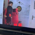 Jakub Kotek Instagram - Psal se rok 2006, kdy jsem dostal svoji první hereckou příležitost ve filmu Experti 🎥 K dnešnímu dni 436. nejhorší film podle ČSFD 🎬 Po dlouhých 17ti letech se zapomnělo a tak jsem dostal šanci znovu. Tentokrát v první epizodě druhé série seriálu Einstein 🦹🏼‍♂️ Hraju youtubera Crazy Dannyho - milovníka výbušnin 💥 Neskromně si myslím, že já a Emma letos dostaneme Thálii. #einstein #koťák