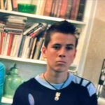 Jakub Kotek Instagram - Psal se rok 2006, kdy jsem dostal svoji první hereckou příležitost ve filmu Experti 🎥 K dnešnímu dni 436. nejhorší film podle ČSFD 🎬 Po dlouhých 17ti letech se zapomnělo a tak jsem dostal šanci znovu. Tentokrát v první epizodě druhé série seriálu Einstein 🦹🏼‍♂️ Hraju youtubera Crazy Dannyho - milovníka výbušnin 💥 Neskromně si myslím, že já a Emma letos dostaneme Thálii. #einstein #koťák