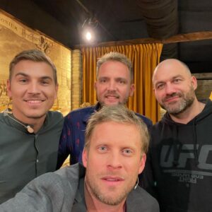 Jakub Prachař Instagram - Dneska přijel i můj nadřízený Libor Bouček, aby nám vytknul chyby. :)
