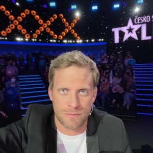 Jakub Prachař Instagram - Den první. Trochu se mi tou pauzou zpomalil mozek, ale to se ještě rozjede. Únava a příval talentovaných vše vyřeší.