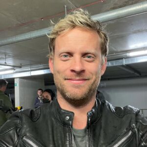 Jakub Prachař Instagram - Tak to po letech vyšlo a točí se. Mám pocit, že jsem to všechno trochu zapomněl, ale vzhledem k tomu, že hrát jsem neuměl nikdy, tak nepoznáte rozdíl.
