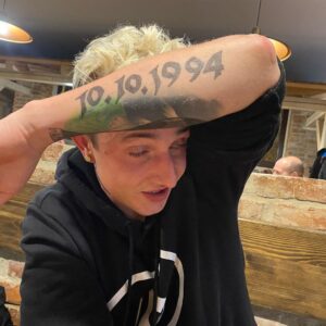 Jakub Prachař Instagram - Lavi kámo seš můj hrdina. Tvůj Jarda. Všechno nej. Jedeme na vrchol. @jakubstafek @julius.lavi.lavicky #vysehrad (26)