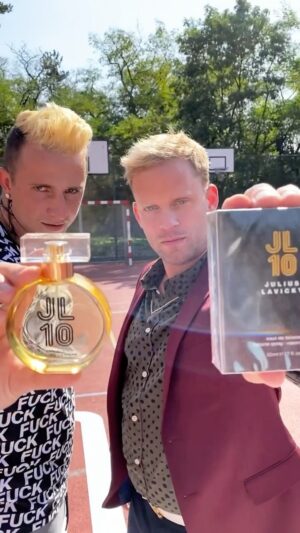Jakub Prachař Instagram - Již brzy v našem e-shopu. @julius.lavi.lavicky  @jakubstafek  @davidlimbersky #lavi #jl10 #vysehrad #rovina