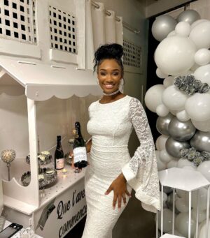Jalylane Maës Instagram - JLY CELEBRATION ✨❤️

Il fallait que je remercie les acteurs majeurs de notre réussite ✨
 
Bachelière et Miss Guadeloupe 2023 ❤️

Merci vraiment pour tout ce n’est pas ma victoire mais la notre. 
Vous pouvez compter sur moi pour l’élection Miss France. 
Je donnerai le meilleur de moi même 💓

Je vous aime
Gros bisous ❤️

👗: @showroomdesnouvellestendances 
BO : @oretsens 
🍾: @impec_guadeloupe 
🍔: @triple_a_971